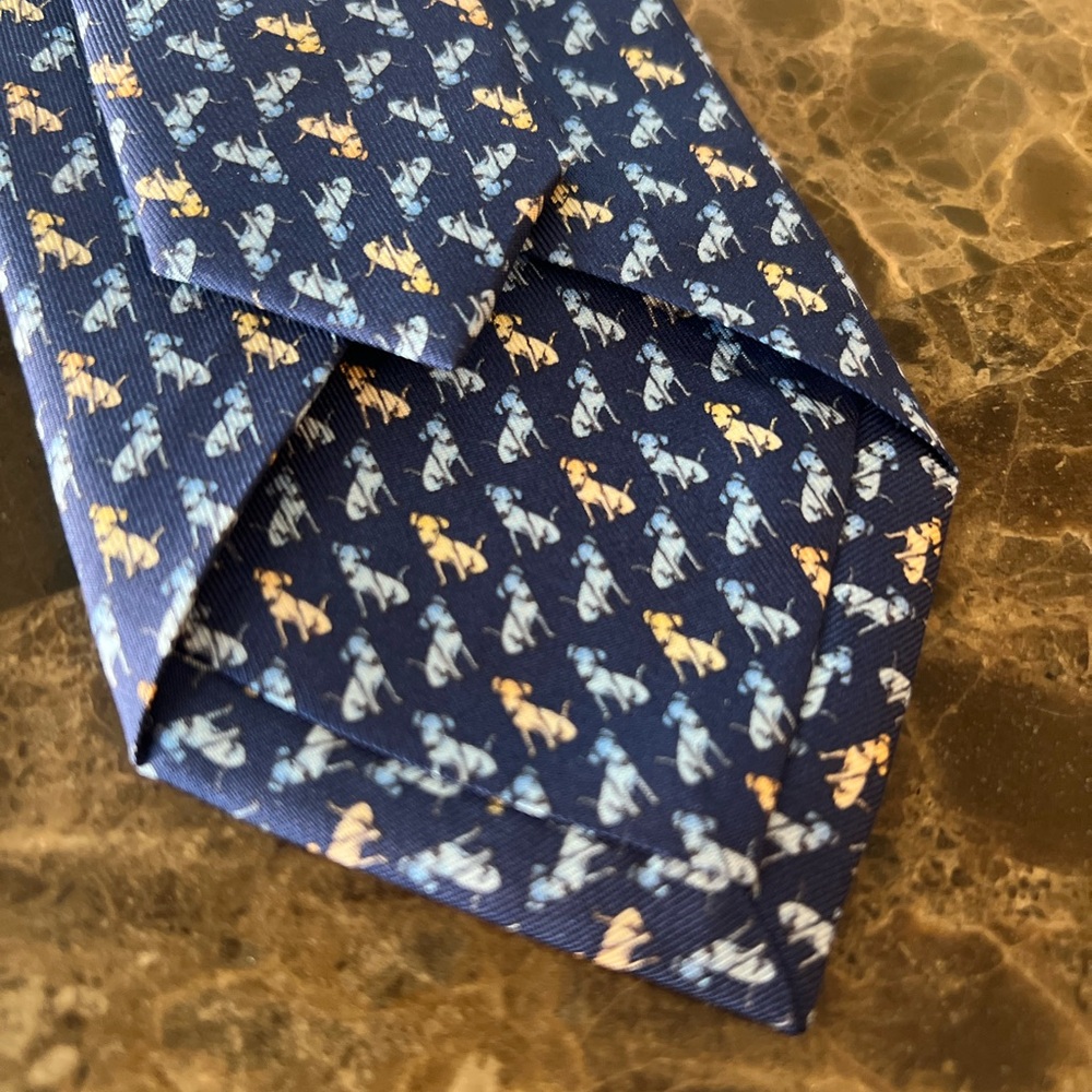 Astor & Black 100 % Silk Tie Navy Dog Motif Preppy Sporting Hunting Novelty - Picture 3 of 10